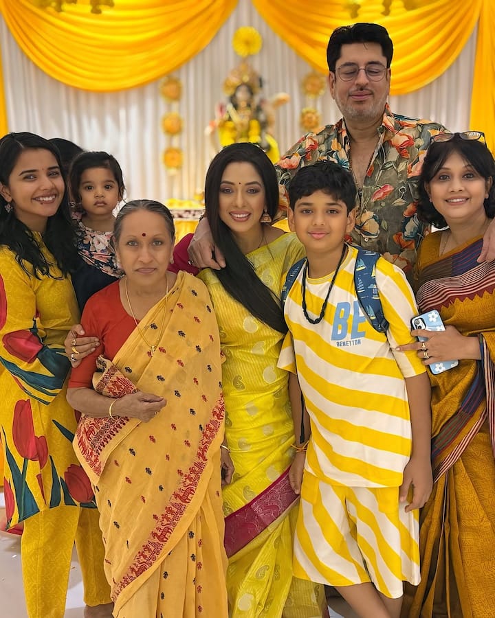 The video showcased Rupali dancing to Daler Mehndi’s song “Sajan Mere Satrangiya” after her directors discussed the scene.