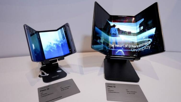 Samsung के पहले ट्रिपल-स्क्रीन फोल्डेबल फोन का नाम हुआ लीक, फीचर्स भी आए सामने, जानें कब होगा लॉन्च Samsung triple-screen foldable phone expected name and features leaked know when its launching Samsung के पहले ट्रिपल-स्क्रीन फोल्डेबल फोन का नाम हुआ लीक, फीचर्स भी आए सामने, जानें कब होगा लॉन्च