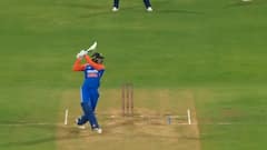 तो आला अन् धावांचा पाऊसच पाडला, अभिषेकनं बघता-बघता उभा केला धावांचा डोंगर; मैदानातच भल्याभल्यांनी ठोकला सलाम!