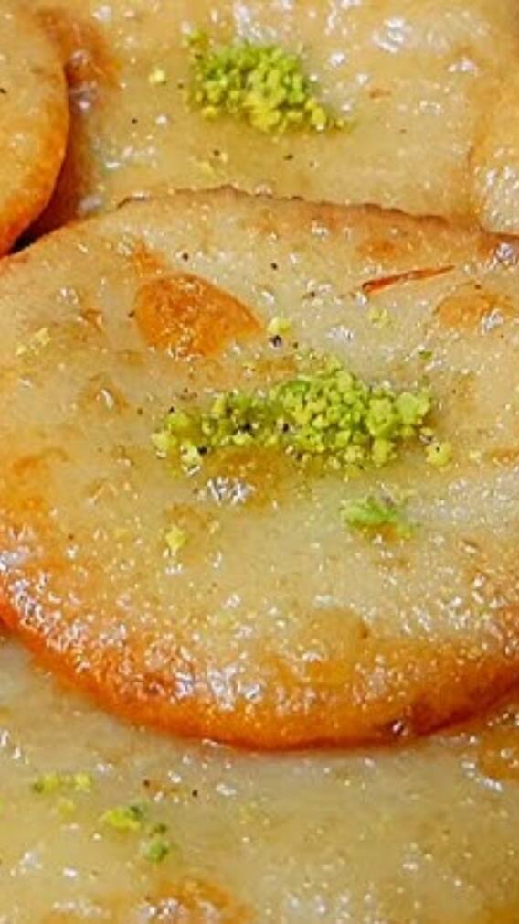 वृंदावन में भगवान कृष्ण की प्रिय मिठाइयां, इन खास व्यंजनों का जरूर लें आनंद