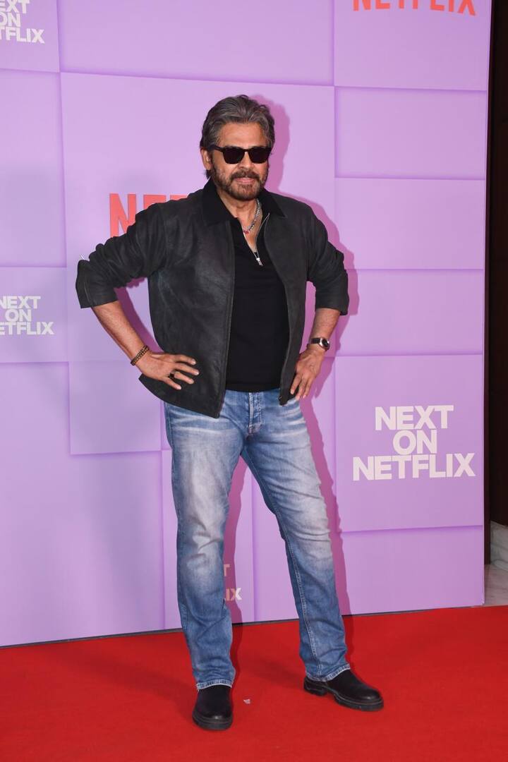 इस इवेंट में साउथ स्टार दग्गुबाती वेंकटेश भी डैशिंग लुक में दिखे. उनके साथ राणा दग्गुबाती भी नजर आए थे. दोनों की सीरीज ‘राणा नायडू’ का पार्ट 2 आने वाला है.