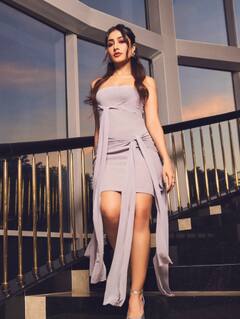 कभी बाथरूम में दिए पोज तो कभी सीढियों पर दिखाई अदाएं, युजवेंद्र सिंह संग तलाक रूमर्स के बीच धनश्री वर्मा ने शेयर की अब तक की सबसे ग्लैमरस तस्वीरें