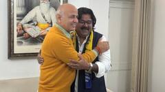 दिल्ली चुनाव के बीच कांग्रेस को बहुत बड़ा झटका, इस नेता और संगीतकार ने छोड़ी पार्टी, AAP में हुए शामिल