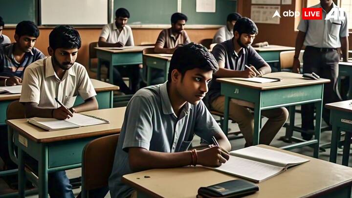 इसके अलावा लंबे चैप्टर पढ़ने की बजाय, पॉइंट वाइज शॉर्ट नोट्स बनाएं. इम्पॉर्टेंट फॉर्मूला, तारीखें, और डिफिनिशन को लिस्ट करके रखें और उन्हें रटने की बजाए समझने पर ध्यान लगाएं.