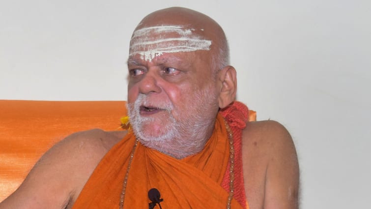 Prayagraj Mahakumbh Swami Nishchalanand Saraswati on Temples Mathas Remove Govt Intervention सरकार अगर सेक्युलर है तो मंदिर और मठों से छोड़ दे नियंत्रण- स्वामी निश्चलानंद