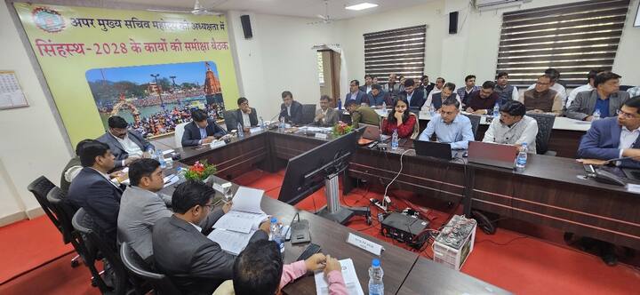 मध्य प्रदेश के मुख्यमंत्री डॉ मोहन यादव ने हाल ही में 591 करोड़ की शिप्रा शुद्धिकरण योजना को हरी झंडी दी है. इसके अलावा सरकार 29 किलोमीटर लंबे घाट भी बना रही है.