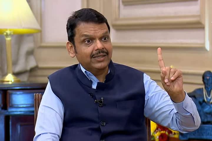 महाराष्ट्र केसरी पृथ्वीराज मोहोळचे अभिनंदन करत मुख्यमंत्री देवेंद्र फडणवीस यांच्याकडून  भावी वाटचालीसाठी शुभेच्छा