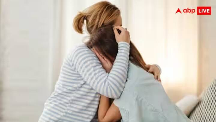 એલેસ્મેયર પોર્ટની 5 વર્ષની બાળકીને જ્યારે તેમની માતા નેઇલ પેન્ટ લગાવી રહી હતી. તે સમયે જ તે જીવન-મરણના જોકા ખાઇ રહી હતી આ બાળકી અચાનક ઢળી પડી હતી.