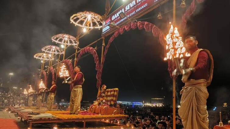 Varanasi Ganga Aarti condition of Ghats after appeal of not Coming ann गंगा आरती में न आने की अपील के बाद जानिए कैसी है वाराणसी के घाट की स्थिति?