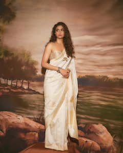 'அக்கா' புலிப்பல் செயின் அணிந்து.. ஸ்டைலிஷ் லுக்கில் போஸ் கொடுத்த கீர்த்தி சுரேஷ்!