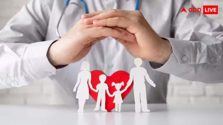এর সঙ্গে আপনার প্রিমিয়ামের তুলনায় আপনি কতটা কভারেজ পাচ্ছেন, তা জানাও খুব গুরুত্বপূর্ণ। একটি সস্তা পলিসি নিয়ে কভারেজের সঙ্গে আপস করবেন না। তুলনা করার পরেই একটি পলিসি কিনুন। তাতে শেষে আপনারই কাজের কাজ হবে।