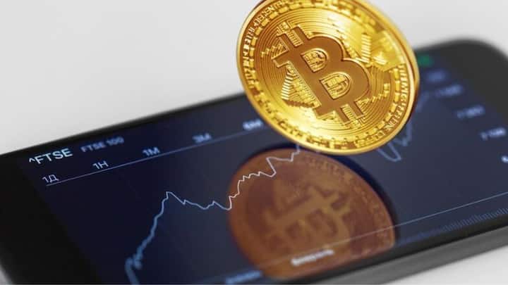 এক ধাক্কায় ক্রিপ্টোকারেন্সির বাজার মূলধন ১৪ শতাংশ ধস নেমে ৩.৪৯ ট্রিলিয়ন থেকে এসে পৌঁছায় ৩ ট্রিলিয়নে।