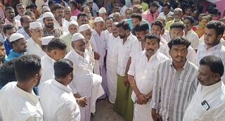 karaikudi muthumariamman temple kumbabhishekam ceremony muslims participated tnn அம்மனை வழிபட்ட இஸ்லாமிய பெண்கள்.. மத ஒற்றுமைக்கு எடுத்துக்காட்டாக நடந்த கோயில் கும்பாபிஷேக விழா..!