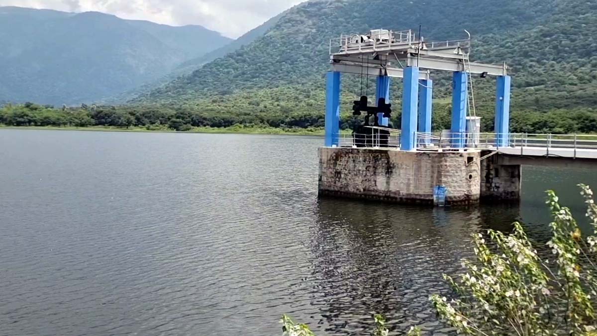Mullaperiyar Dam: மழை இல்லை.. 120 அடிக்கும் கீழ் குறைந்த முல்லை பெரியாறு அணை நீர்மட்டம்