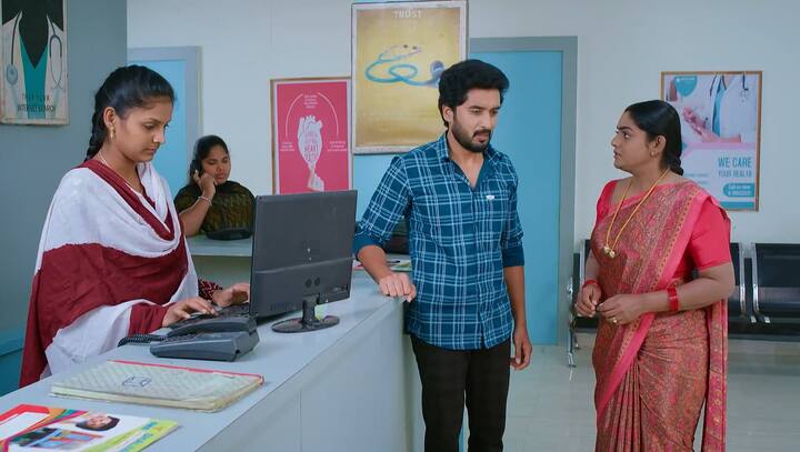 శౌర్య ఆపరేషన్​కి డబ్బు ఎవరు కట్టారో తెలుసుకునేందుకు కార్తీక్, దీప వెళ్తారు. అక్కడ రిసెప్షన్​లో అడగ్గా మీ పేరుమీదే బిల్ చేయించారని చెప్తారు.  (Image Credit: Disney Plus Hotstar/ Star Maa)