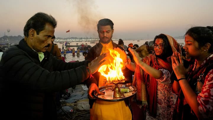 জানা গিয়েছে, আগামীকাল বুধবার ১১ টা থেকে সাড়ে ১১ টার মধ্যে  ত্রিবেণী সঙ্গমে স্নান করতে পারেন প্রধানমন্ত্রী।