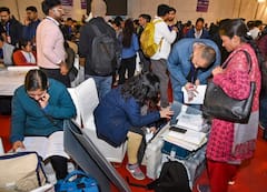 दिल्ली चुनाव में मतदान को लेकर कैसी है तैयारी? वोटिंग से पहले तस्वीरों में देखिए झलक