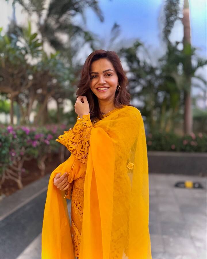 For the caption, she wrote: “Desi Girl” along with a heart emoticon.