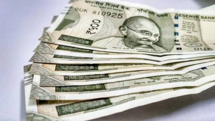 PM Vishwakarma Yojana 2025: કેન્દ્ર સરકાર દ્વારા પરંપરાગત કારીગરો અને કામદારોને આર્થિક રીતે સશક્ત કરવાના હેતુથી પ્રધાનમંત્રી વિશ્વકર્મા યોજના (PMVY) શરૂ કરવામાં આવી છે.