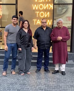 Loveyapa Screening: बेटी और दामाद संग पहुंचे आमिर खान, व्हाइट साड़ी में रेखा का दिखा एलीगेंट लुक, देखें तस्वीरें