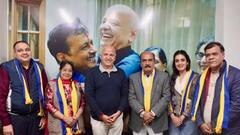 दिल्ली में वोटिंग से चंद घंटे पहले सुनील कुकरेजा AAP में शामिल, 42 साल बाद छोड़ा BJP का साथ