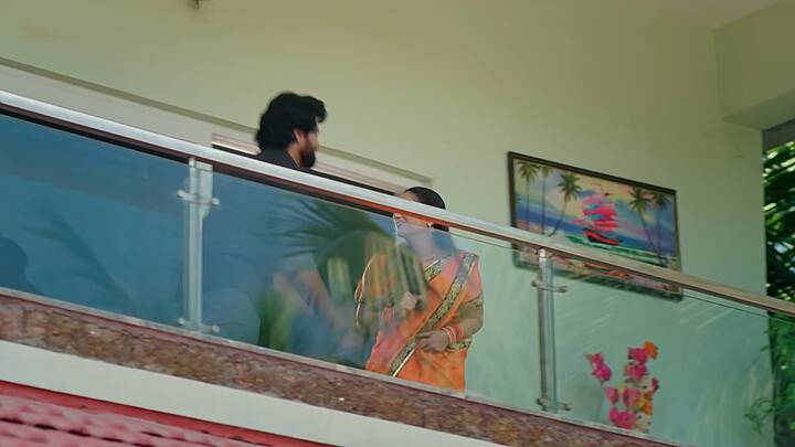 సంజయ్ కి నేను ఎంత చెబితే అంత..నీ చెల్లి జీవితం నా చేతిలో ఉంది..అందుకే నువ్వు ఎన్నికల నువ్వు తప్పుకోవాలి అని కండిషన్ పెడతాడు. కాదు కూడదు అంటే  వాళ్లకు హనీమూన్ టికెట్స్ ఇస్తాను తిరిగి వచ్చేసరికి నీ చెల్లెలు శవం కూడా కనిపించదని బెదిరిస్తాడు. మూడు రోజులు మాత్రమే టైమ్ ఇస్తాను