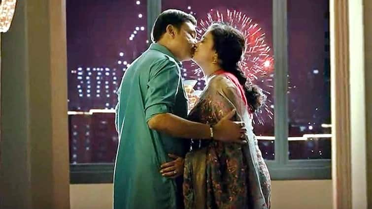 Naresh babu and Pavitra Lokesh Wedding Controversy எனக்கு 60 உனக்கு 44! காலம் போன வயசுல நடிகருக்கு வந்த காதல்; 1500 கோடிக்காக.. 4-வது மனைவியான நடிகை!