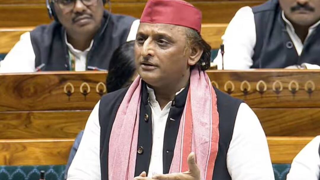 mahakumbh stampede and death sp leader akhilesh yadav questioned in loksabha महाकुंभ में हुई मौतों पर लगातार जारी है आरोप प्रत्यारोप का सिलसिला, अखिलेश के सवालों पर बीजेपी का पलटवार