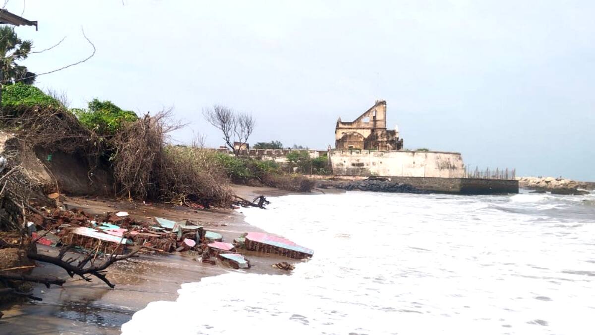 Danish Fort: கடலுக்கு இரையாக காத்திருக்கும் ‘டேனிஷ் கோட்டை’; என்ன செய்யப் போகிறது அரசு?