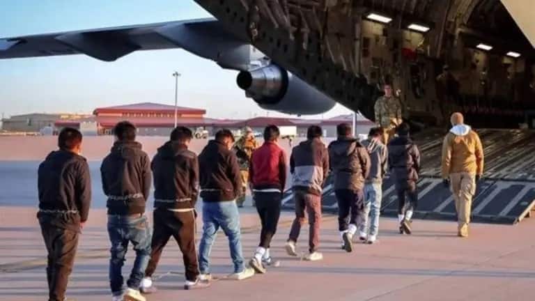 Deportation From US News 33 gujaratis deported from america after deportation order of the Trump Govt in USA Deportation: ટ્રમ્પે તગેડી મુક્યા, અમેરિકામાં ગેરકાયદે ઘૂસેલા 33 ગુજરાતીઓની કરાઇ હકાલપટ્ટી, જુઓ લિસ્ટમાં નામ...