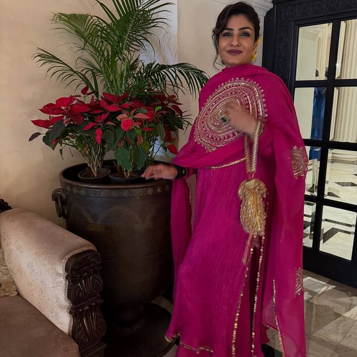 For the second look, Raveena Tandon opted for a floral pink salwar kameez with golden embellish.