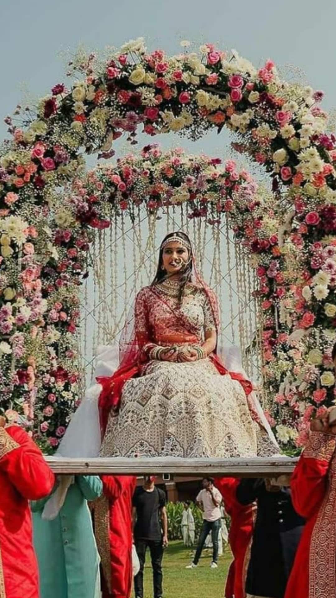 8 Jaw-Dropping Bollywood-Style Bridal Entry Ideas