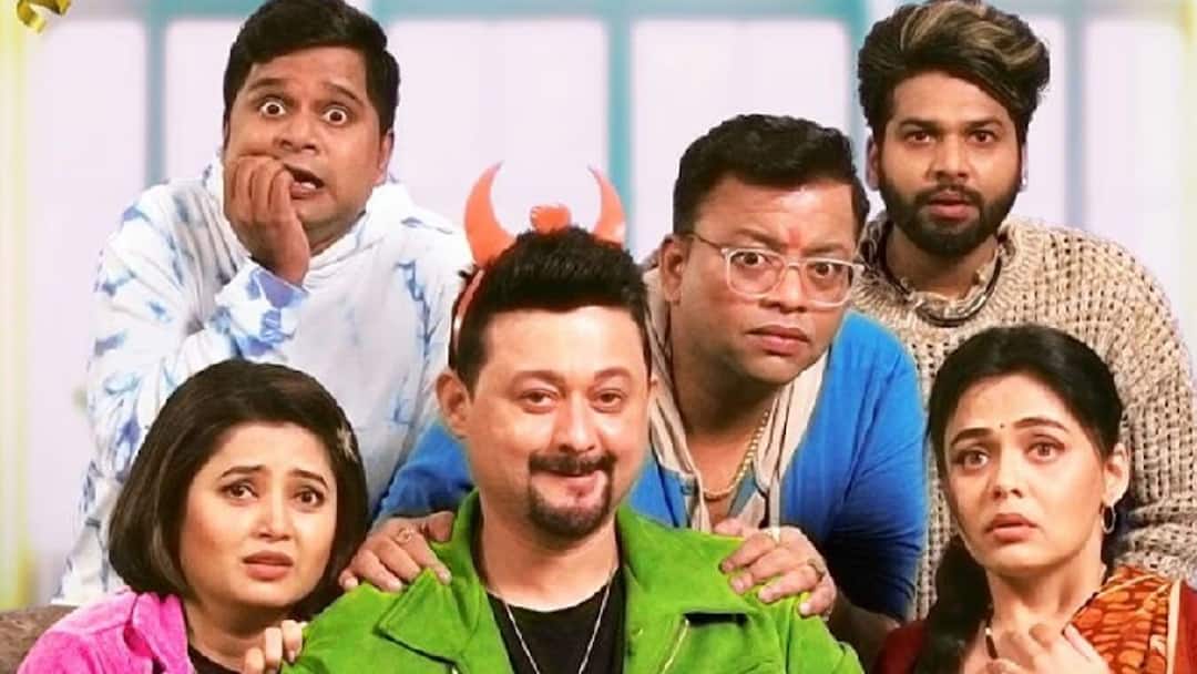 Chiki Chiki Booboom Boom : जिलबीनंतर स्वप्नील जोशी 'चिकी चिकी बुबूम बुम'मधून सर्वांना खळखळून हसवणार; टीझर पाहिलात? Swapnil Joshi Upcoming Marathi Movie Chiki Chiki Boom Boom Boom Prajakta Mali Prathana Behare Chiki Chiki Booboom Boom : जिलबीनंतर स्वप्नील जोशी 'चिकी चिकी बुबूम बुम'मधून सर्वांना खळखळून हसवणार; टीझर पाहिलात?