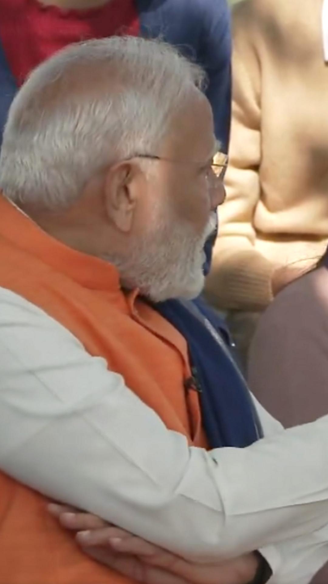 प्रधानमंत्री ने लोगों से बढ़ चढ़कर हिस्सेदारी लेने की अपील की है
