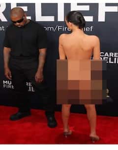 Shocking: ਮਸ਼ਹੂਰ ਹਸਤੀ ਨੇ ਜਨਤਕ ਤੌਰ 'ਤੇ ਉਤਾਰੇ ਕੱਪੜੇ, ਤਸਵੀਰਾਂ ਵੇਖ ਲੋਕਾਂ ਨੇ ਕੱਢੀਆਂ ਗਾਲ੍ਹਾਂ; ਇੰਟਰਨੈੱਟ 'ਤੇ ਮੱਚਿਆ ਹੰਗਾਮਾ...