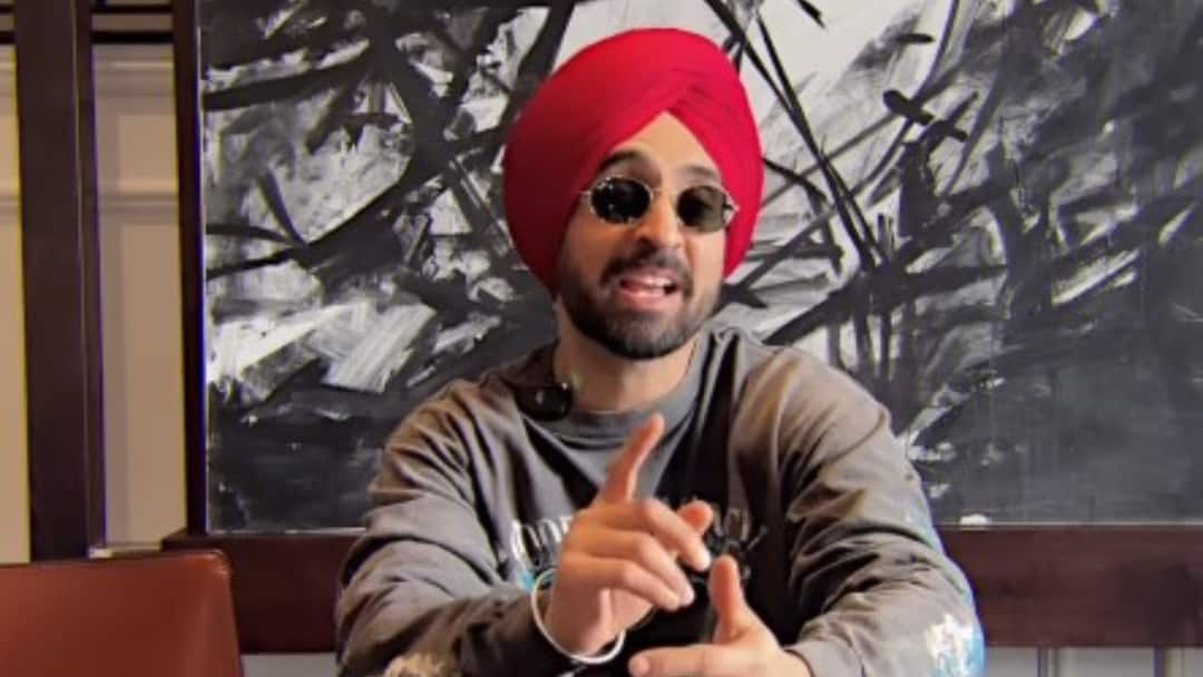 Diljit Dosanjh: ਦਿਲਜੀਤ ਦੋਸਾਂਝ ਦੇ ਨਾਮ ਇੱਕ ਹੋਰ ਐਲਾਨ, ਹੁਣ ਹਾਸਿਲ ਕੀਤਾ ਇਹ ਵੱਡਾ ਮੁਕਾਮ; ਹੇਟਰਸ ਦੀ ਬੋਲਤੀ ਹੋਈ ਬੰਦ... Punjabi Singer Diljit dosanjh and Imtiaz Ali's 'Amar Singh Chamkila' bags top nominations at 7th SWA Awards details inside Diljit Dosanjh: ਦਿਲਜੀਤ ਦੋਸਾਂਝ ਦੇ ਨਾਮ ਇੱਕ ਹੋਰ ਐਲਾਨ, ਹੁਣ ਹਾਸਿਲ ਕੀਤਾ ਇਹ ਵੱਡਾ ਮੁਕਾਮ; ਹੇਟਰਸ ਦੀ ਬੋਲਤੀ ਹੋਈ ਬੰਦ...