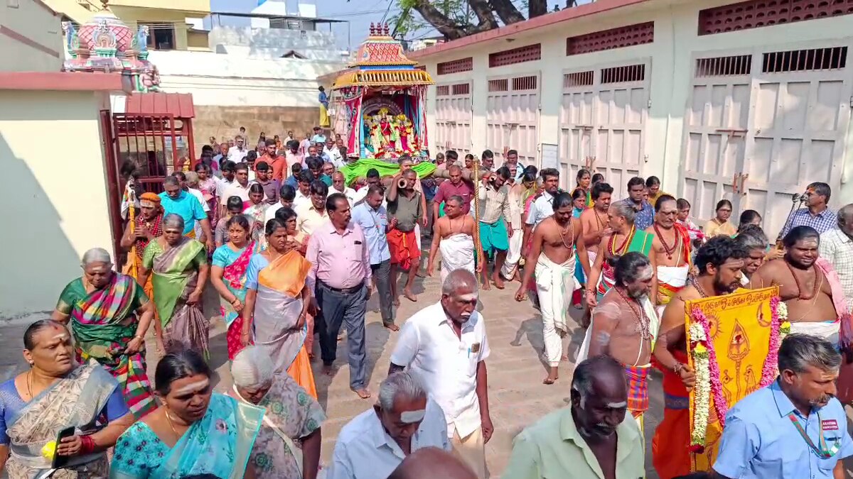 Thaipusam 2025: Thaipusam celebrated with pomp and show.. begins with flag  hoisting in Palani.. | Thaipusam 2025 : கோலாகலமாக கொண்டாடப்படும்  தைப்பூசம்.. பழனியில் கொடியேற்றத்துடன் தொடக்கம்..