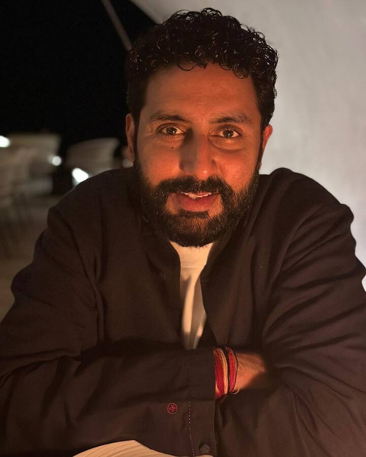 இந்த நிலையில் தான் ஒட்டுமொத்தமாக எல்லாவற்றிற்கும் முற்றுப்புள்ளி வைக்கும் வகையில் கணவருடைய குழந்தை பருவ புகைப்படத்தை பகிர்ந்து பிறந்தநாள் வாழ்த்து தெரிவித்துள்ளார். அதில் உங்களுக்கு மகிழ்ச்சி, நல்ல உடல் ஆரோக்கியம், அன்பு மற்றும் ஒளியுடன் பிறந்தநாள் வாழ்த்துக்கள் கடவுள் ஆசிர்வதிப்பாராக என்று பதிவிட்டிருக்கிறார்.