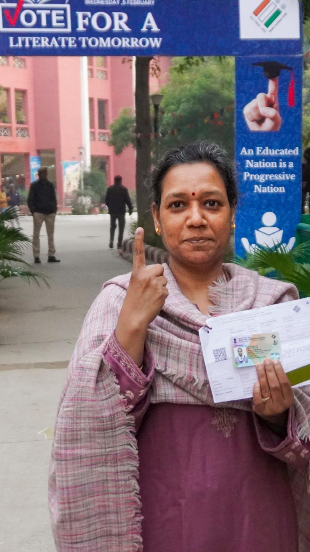 आज दिल्ली विधानसभा चुनाव के लिए वोटिंग जारी है