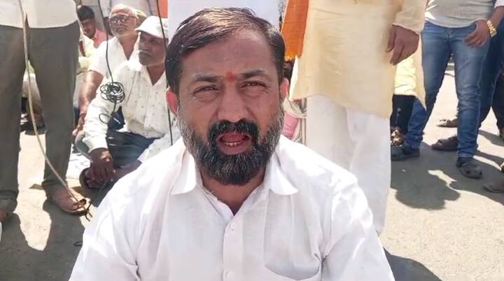 त्यामुळे हमीभाव खरेदी केंद्राला आणखी मुदतवाढ देण्यात यावी अशी मागणी या रस्ता रोको आंदोलनाच्या माध्यमातून शेतकऱ्यांनी केली आहे.