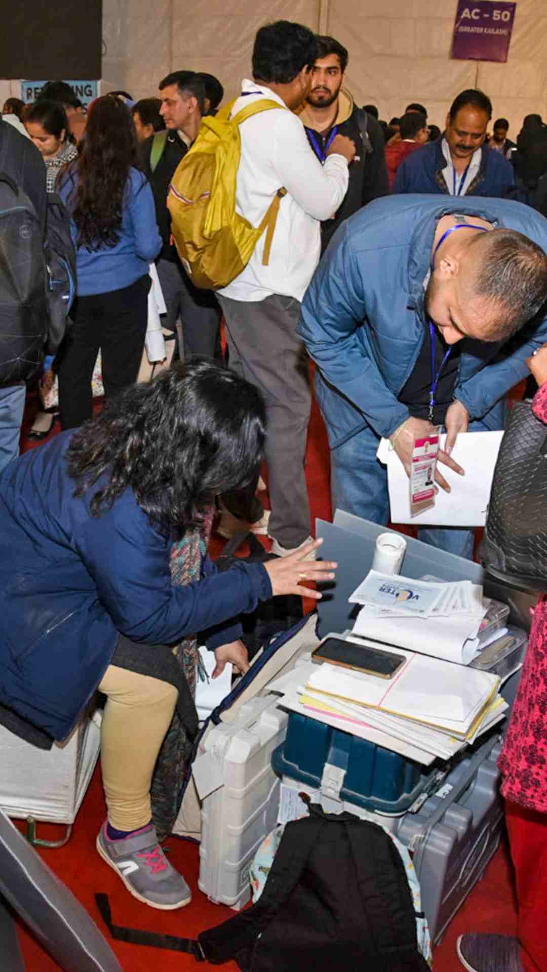 70 सीटों के लिए सुबह 7 बजे से शाम 6 बजे तक वोट डाले जाएंगे