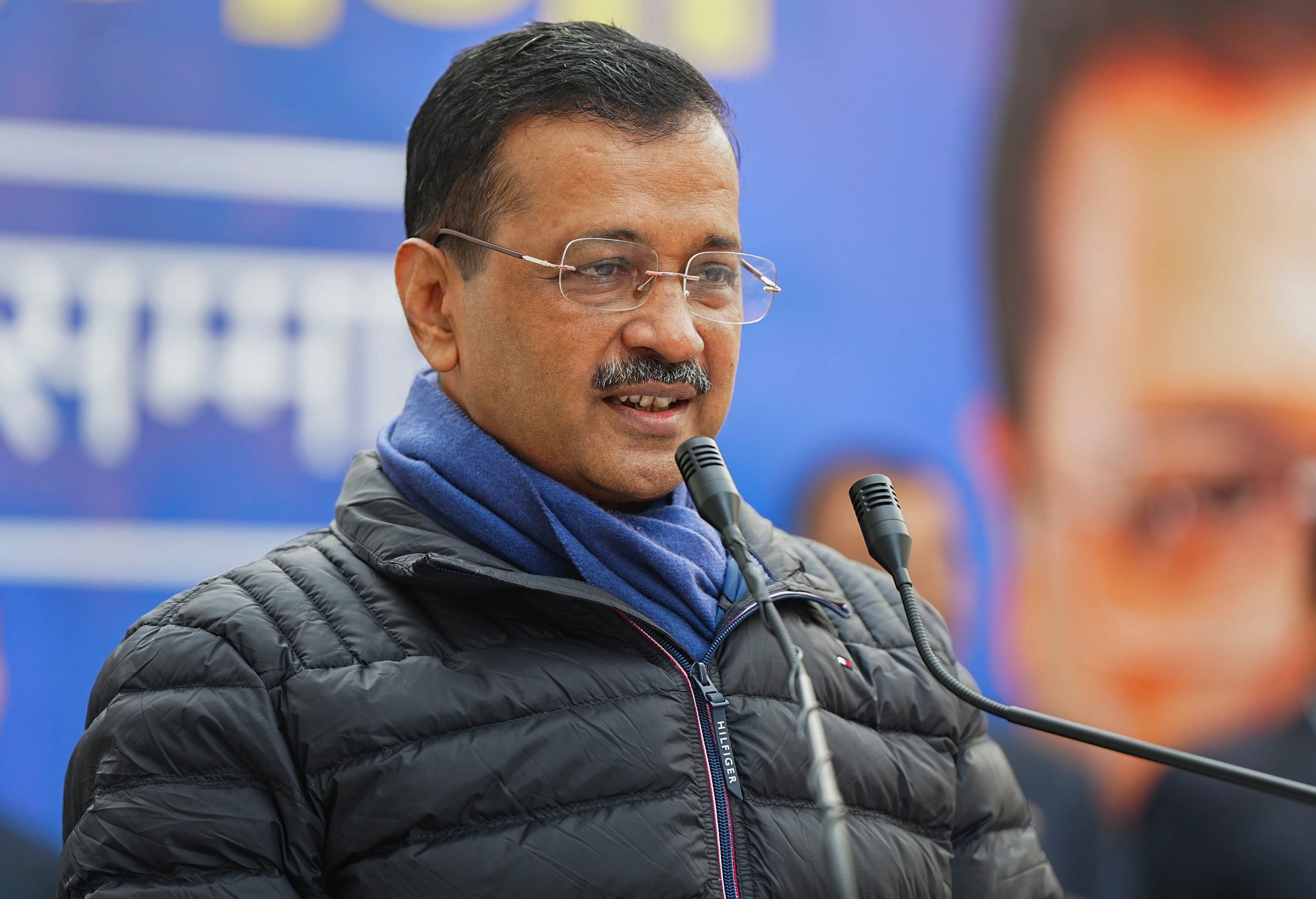 दिल्ली चुनाव के ज्यादातर एग्जिट पोल बीजेपी की बड़ी जीत का दावा कर रहे हैं तो वहीं आम आदमी पार्टी के 22 से 25 सीटों पर सिमट जाने की आशंका जता रहे हैं.