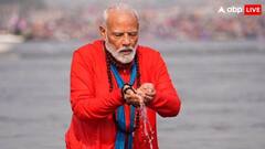 PM मोदी ने संगम में लगाई आस्था की डुबकी, CM योगी भी रहे साथ, देखें PHOTOS
