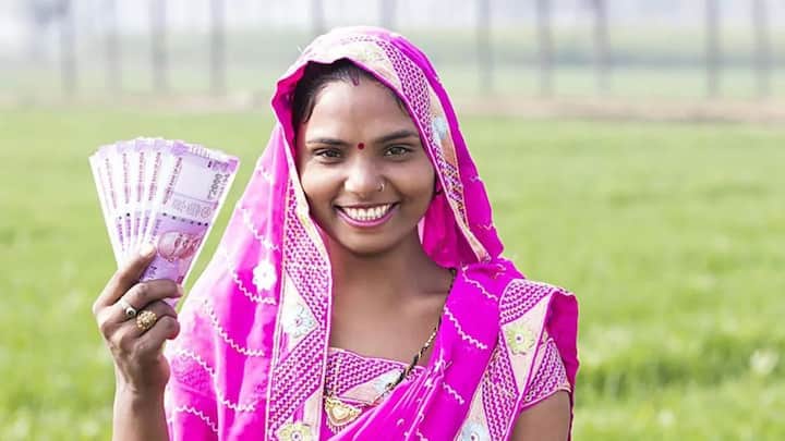 कब जारी होगी महाराष्ट्र में लाडकी बहिन योजना की अगली किस्त. इस बारे में बात की जाए तो अगले सप्ताह लाभार्थी महिलाओं को लाडकी बहिन योजना की अगली किस्त के पैसे मिल सकते हैं. रिपोर्ट के मुताबिक फरवरी में इस दिन जारी हो सकती है किस्त.