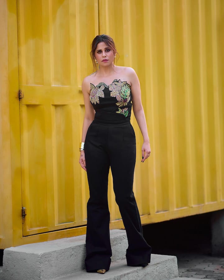 मराठमोळी अभिनेत्री सई ताम्हणकर (Sai Tamhankar) हिने सरत्या वर्षात अनेक दमदार भूमिकांमधून प्रेक्षकांची मनं जिंकली आहेत.