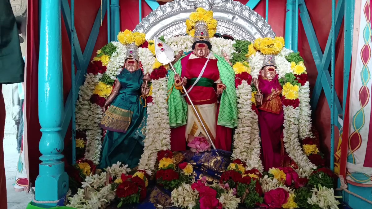 Thaipusam 2025: Thaipusam celebrated with pomp and show.. begins with flag  hoisting in Palani.. | Thaipusam 2025 : கோலாகலமாக கொண்டாடப்படும்  தைப்பூசம்.. பழனியில் கொடியேற்றத்துடன் தொடக்கம்..