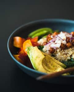Quinoa Benefits: हार्ट अटॅक आणि कॅन्सर सारख्या आजारांचा शत्रू आहे हे धान्य, जाणून घ्या  फायदे!