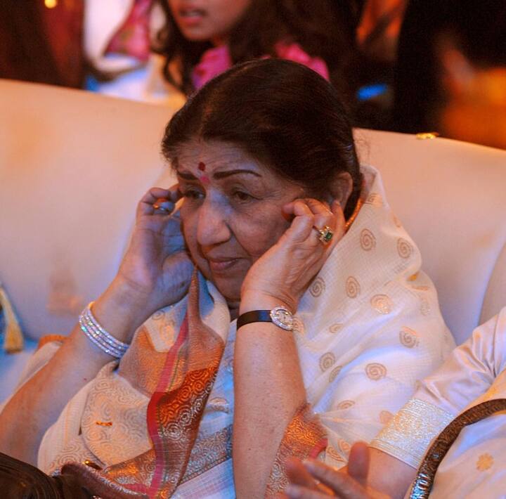 Beyond the glitz of Bollywood, Lata Mangeshkar also sang for regional and non-Bollywood films. One of her most beloved non-Bollywood works is in the Bengali movie 'Kath'i (1963), where her haunting melody