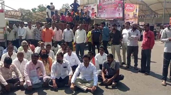 सोयाबीन खरेदी कासवगतीनं सुरु असून सोयाबीन पडून राहण्याची भीती शेतकऱ्यांना आहे. त्यामुळे सोयाबीन खरेदीसाठी मुदतवाढ देण्याची मागणी शेतकरी करतायत.