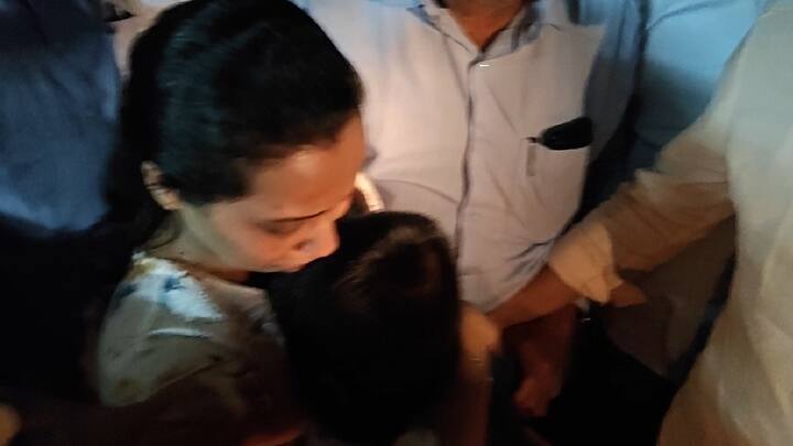 विशेष म्हणजे चिमुकला मुलगा अपहरण करण्यात आलेल्या कारचा अपघात झाल्यामुळे सापडला. संभाजीनगर शहरातून ज्या गाडीतून मुलाचं अपहरण करण्यात आले होते, त्या गाडीचा जालना जिल्ह्यातील भोकरदन जवळ अपघात झाला. त्यामुळे अपहरण प्रकरणातील आरोपी सापडले आहेत.